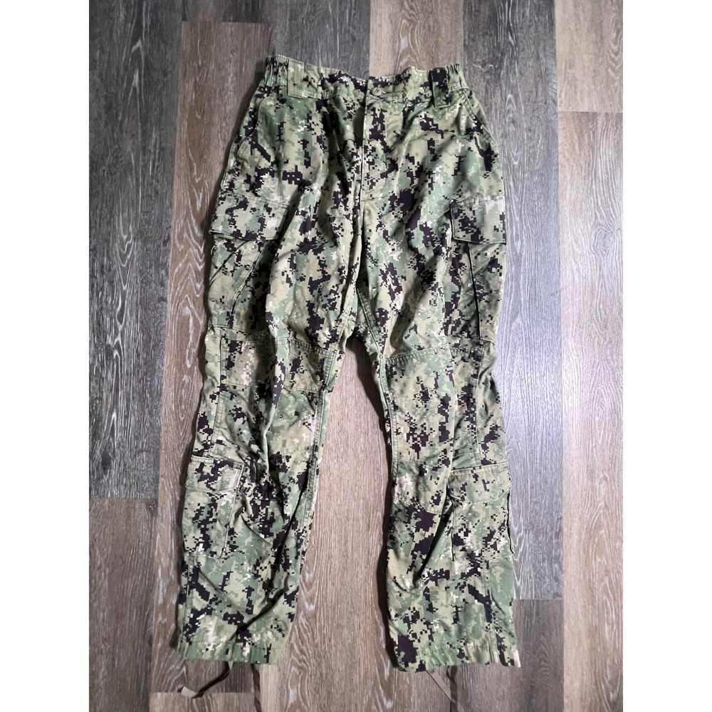 US Navy NWU Type III Cargo Pants Mens 33S Green Digital Camo Tactical Trousers
